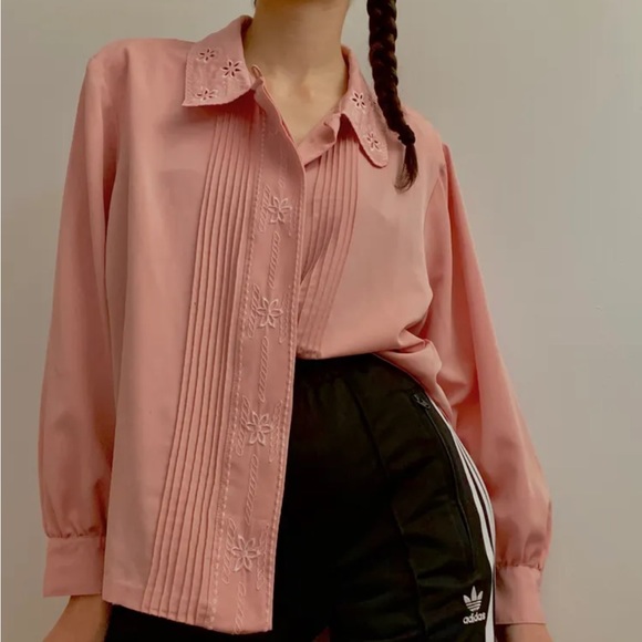 Embroidered blouse - Picture 2 of 7